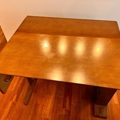 ダイニングテーブル　椅子2脚　ベンチ付き　折りたたみ可能の画像