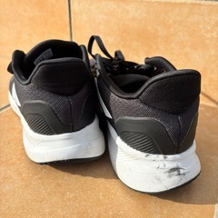 adidas スニーカー　25.0 UESD　の画像