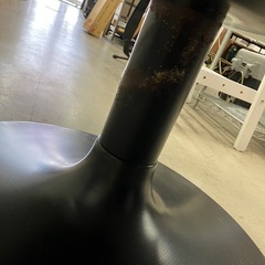 O2511-686 オシャレなローテーブル ※台の一部にサビ有り 中古の画像