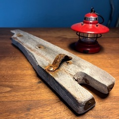 4.金具付き〜おしゃれな古い板、流木、天然物、インテリア、看板の画像