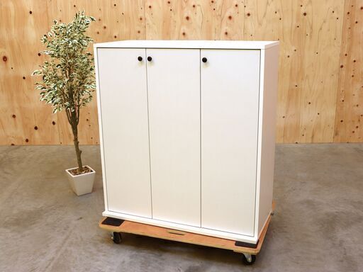 ≪zys2266ジ限≫ 扉付きコレクションラック 収納棚/収納庫 コミックラック/本棚 中古家具/リユースストレージ仙台 70606-22