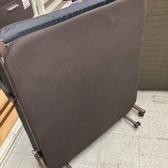 折りたたみベッドの画像