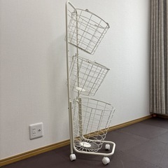 ランドリーバスケット　３段　ホワイト　早い者勝ちの画像