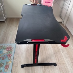 ゲーミングデスク／コンパクトデスク　状態良好　早い者勝ち！
の画像