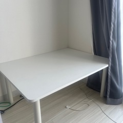 SMALL TABLE IKEAの画像
