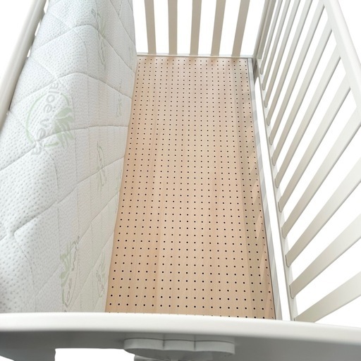 高級イタリア製nananのベビーベッド