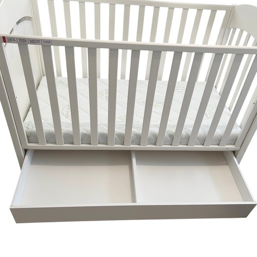 高級イタリア製nananのベビーベッド