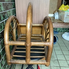 11/30廃棄　中古マガジンラックの画像