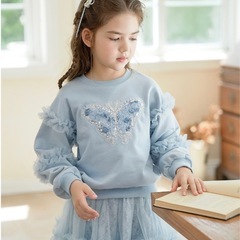 【新品】キッズ 女の子 トレーナー スパンコール 蝶々 フリル 水色　キラキラ蝶々おしゃれ（140/150）の画像