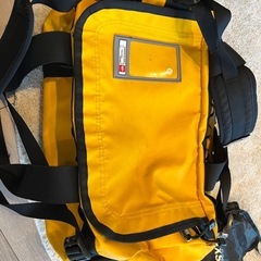 THE NORTH FACE ダッフルバッグ XS イエロー/ブラックの画像