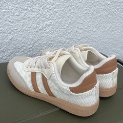 スニーカーの画像