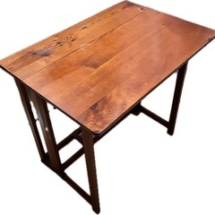 木製バタフライテーブルの画像