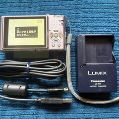 ピンクゴールドのルミックスデジカメの画像