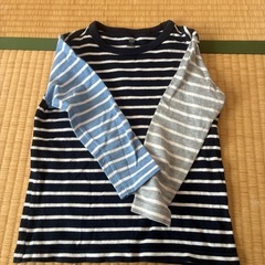 ユニクロ 110 パンツ2枚 Tシャツ1枚の画像