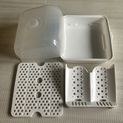 哺乳瓶レンジ消毒器の画像