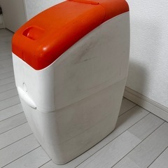 おむつゴミ箱の画像