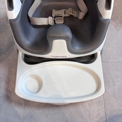 ingenuity ベビーチェア グレーの画像