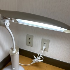 美品 パナソニック デスクライト通電確認済の画像