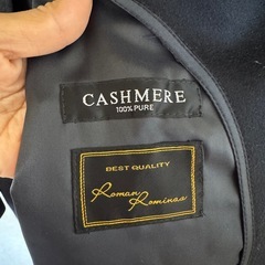 カシミア100%のハーフコートの画像