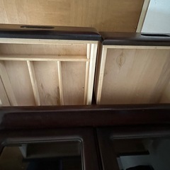 カリモク　　本棚　　食器棚の画像