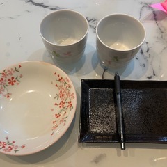 皿とそば器セットの画像