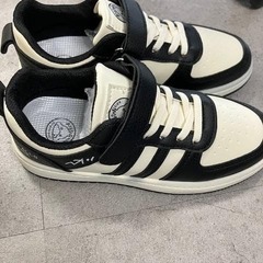 スニーカーお譲りします！！　ALLO DUCK スニーカー ホワイト/ブラック 22.5cm TU2-176の画像