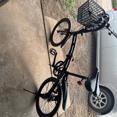 ギャ付折りたたみ自転車の画像