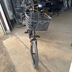 ギャ付折りたたみ自転車の画像