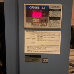 アネスト岩田 2馬力オイルフリーパッケージコンプレッサー CFD15B-8.5の画像