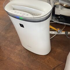 リサイクルショップどりーむ天保山店　No205 空気清浄機　加湿機能無し　SHARP　2018年製　FU-H50－Wの画像