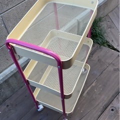 キャスター付きワゴンの画像