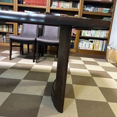 ダイニングテーブルの画像