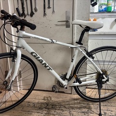 GIANT ESCAPE クロスバイク ホワイトの画像