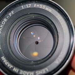 レンズは極上 純正メタルフード付き MINOLTA MC ROKKOR-PF 55mm F1.7 分解清掃済の画像