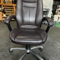 本革オフィスチェア イトーキ カテドラの画像