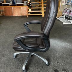 本革オフィスチェア イトーキ カテドラの画像