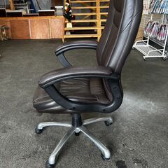 本革オフィスチェア イトーキ カテドラの画像