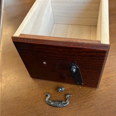 K2511-428 レトロ 木製 収納家具 小型 階段箪笥 インテリア 時代 タンス 一部欠損有り 部品は有ります キズ汚れ有りの画像