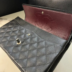 CHANEL クラシック ラージ キャビア ブラック ダブルフラップ 17番台 (未使用レベル)の画像