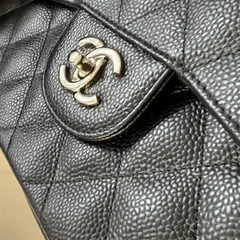 CHANEL クラシック ラージ キャビア ブラック ダブルフラップ 17番台 (未使用レベル)の画像
