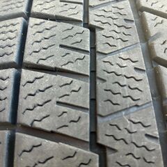 4本で、1,000円　スタッドレスタイヤ　185/65R15の画像