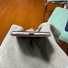 iPhone se 第2世代　64GBの画像