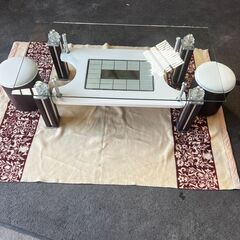 ガラステーブル 丸椅子付きの画像