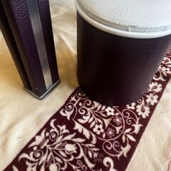 ガラステーブル 丸椅子付きの画像