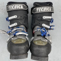テクニカ 
スキーブーツの画像