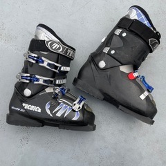 テクニカ 
スキーブーツの画像