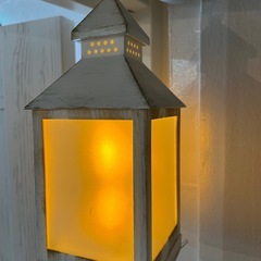 ホワイトレトロ電池照明の画像