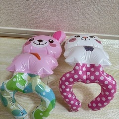 腕につける風船の画像