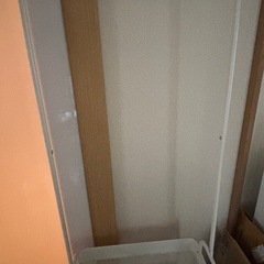 箱付きハンガーラックの画像