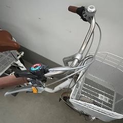 ホワイトナチュラルカラー大人用三輪車の画像